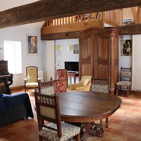 Chez Celestine Souvigny